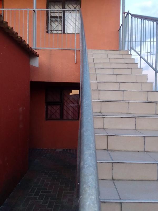 To Let 1 Bedroom Property for Rent in Ekuphumleni Western Cape